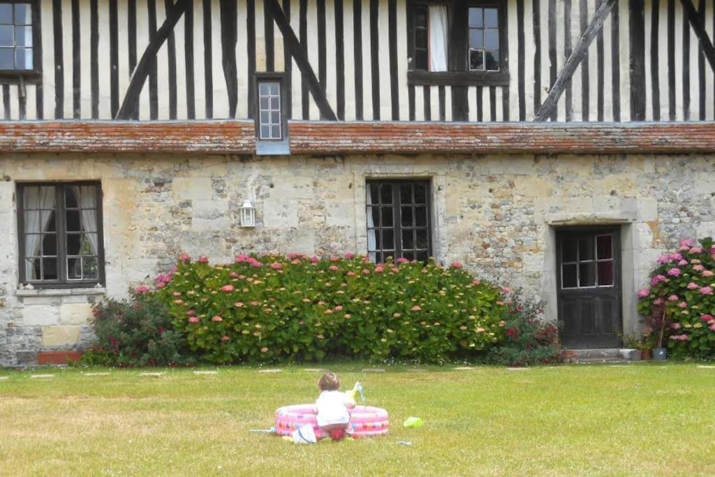 La Ferme Du Chateau Fauguernon Extérieur photo