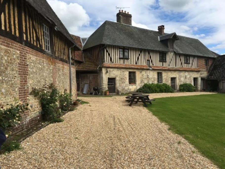 La Ferme Du Chateau Fauguernon Extérieur photo